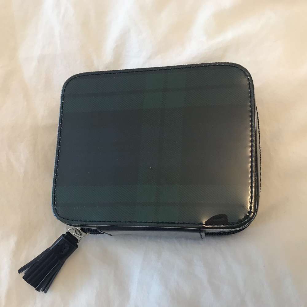 Toss Plaid Jewelry Holder